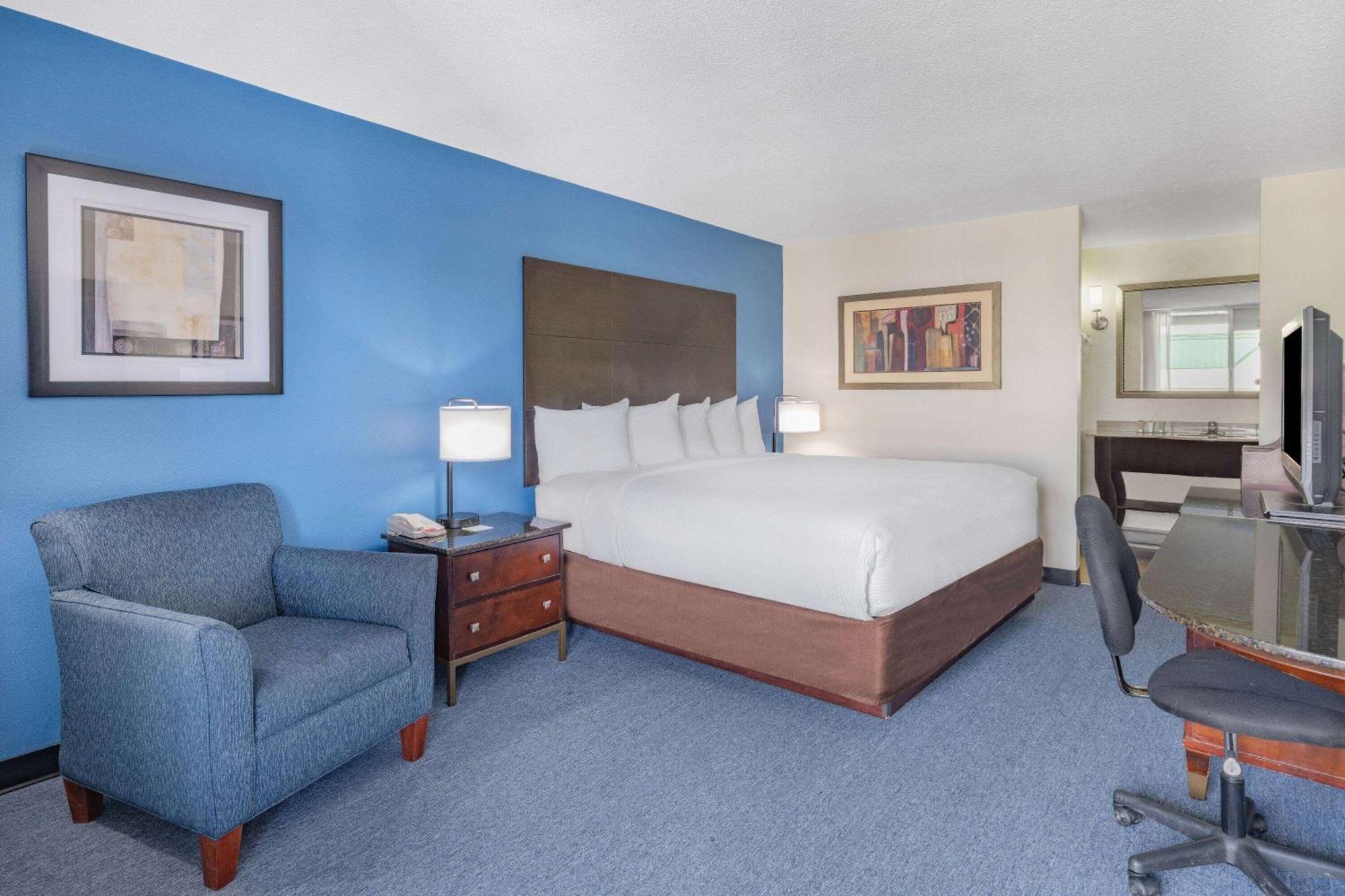 Days Inn And Suites By Wyndham Oxford Exterior foto